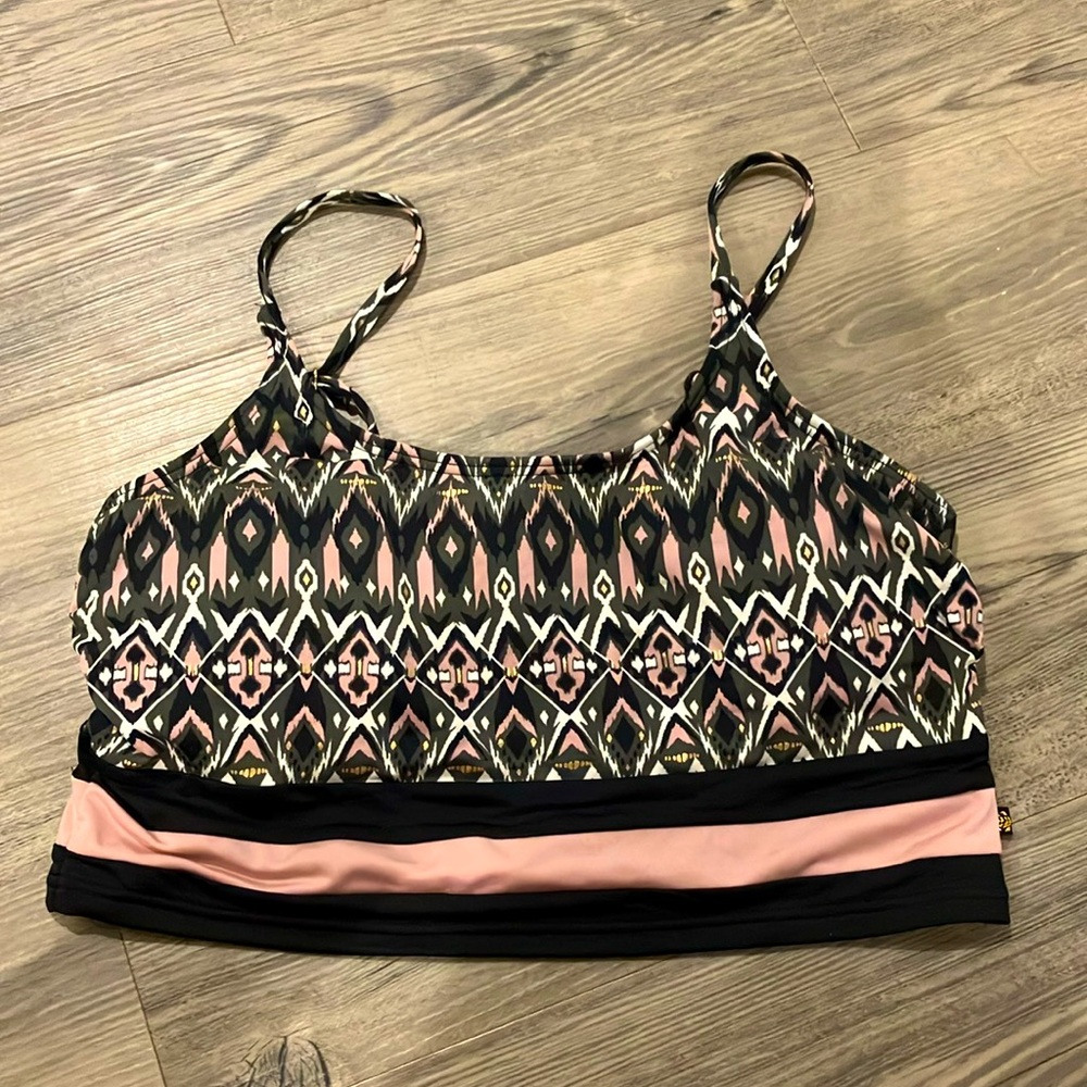 NWT la Vie En Rose Bikini Top w Removable Inserts